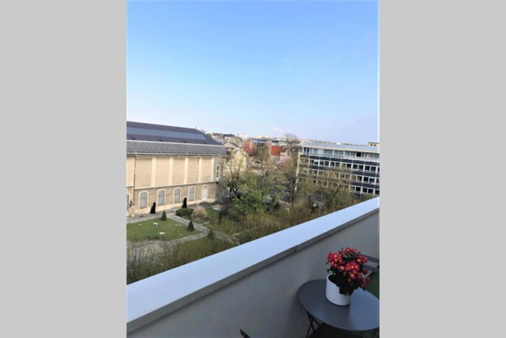 Hypercentre Grand Balcon Vue Cathedrale Appartement Reims Buitenkant foto