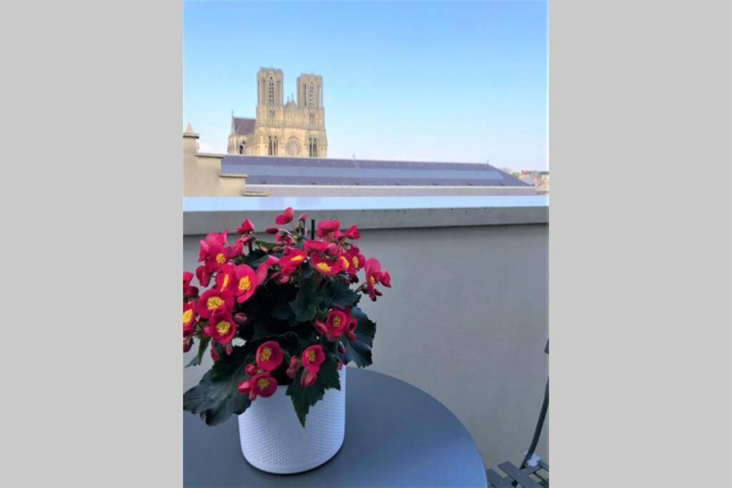 Hypercentre Grand Balcon Vue Cathedrale Appartement Reims Buitenkant foto